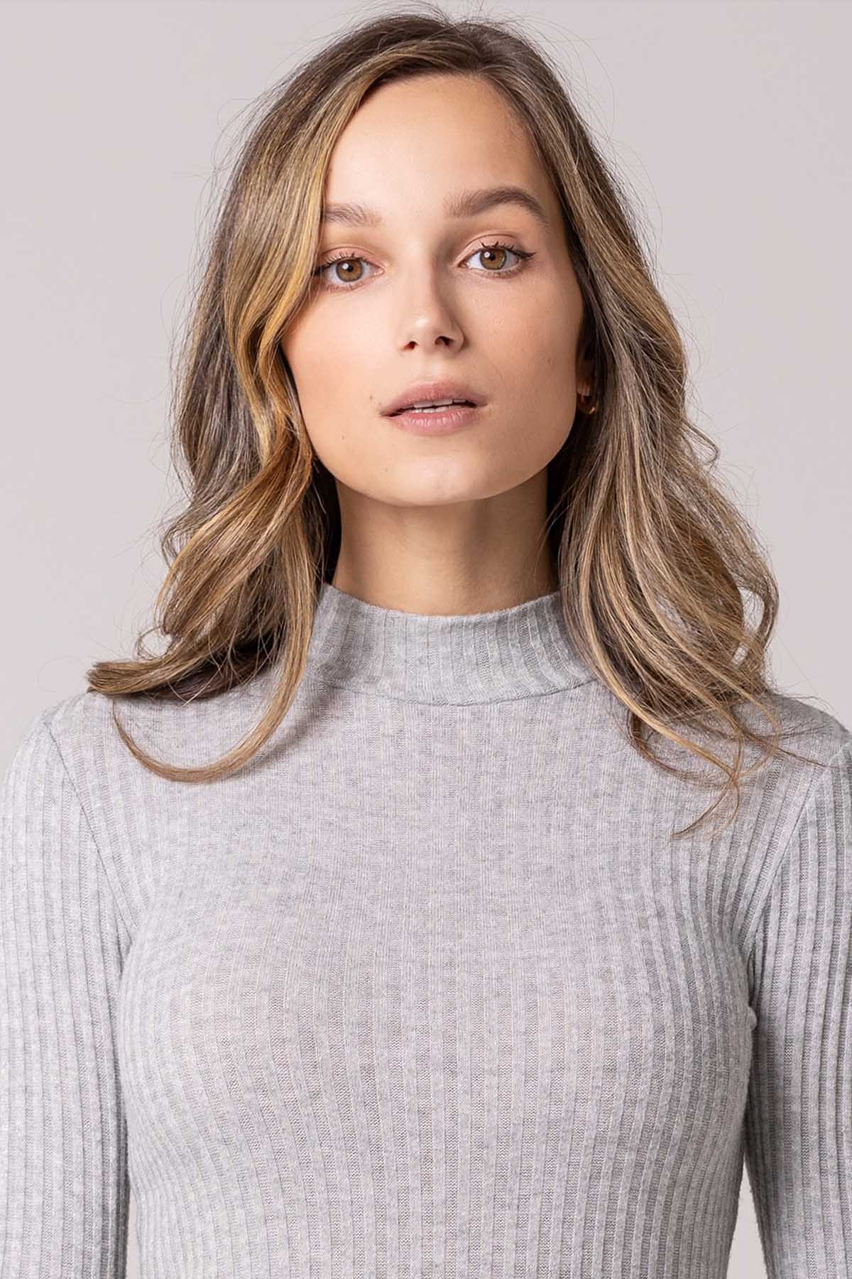 grey_turteneck_3