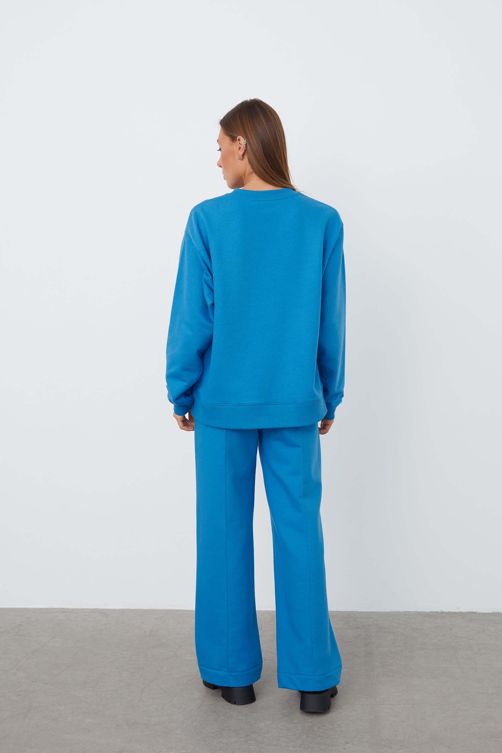 243A2552blue