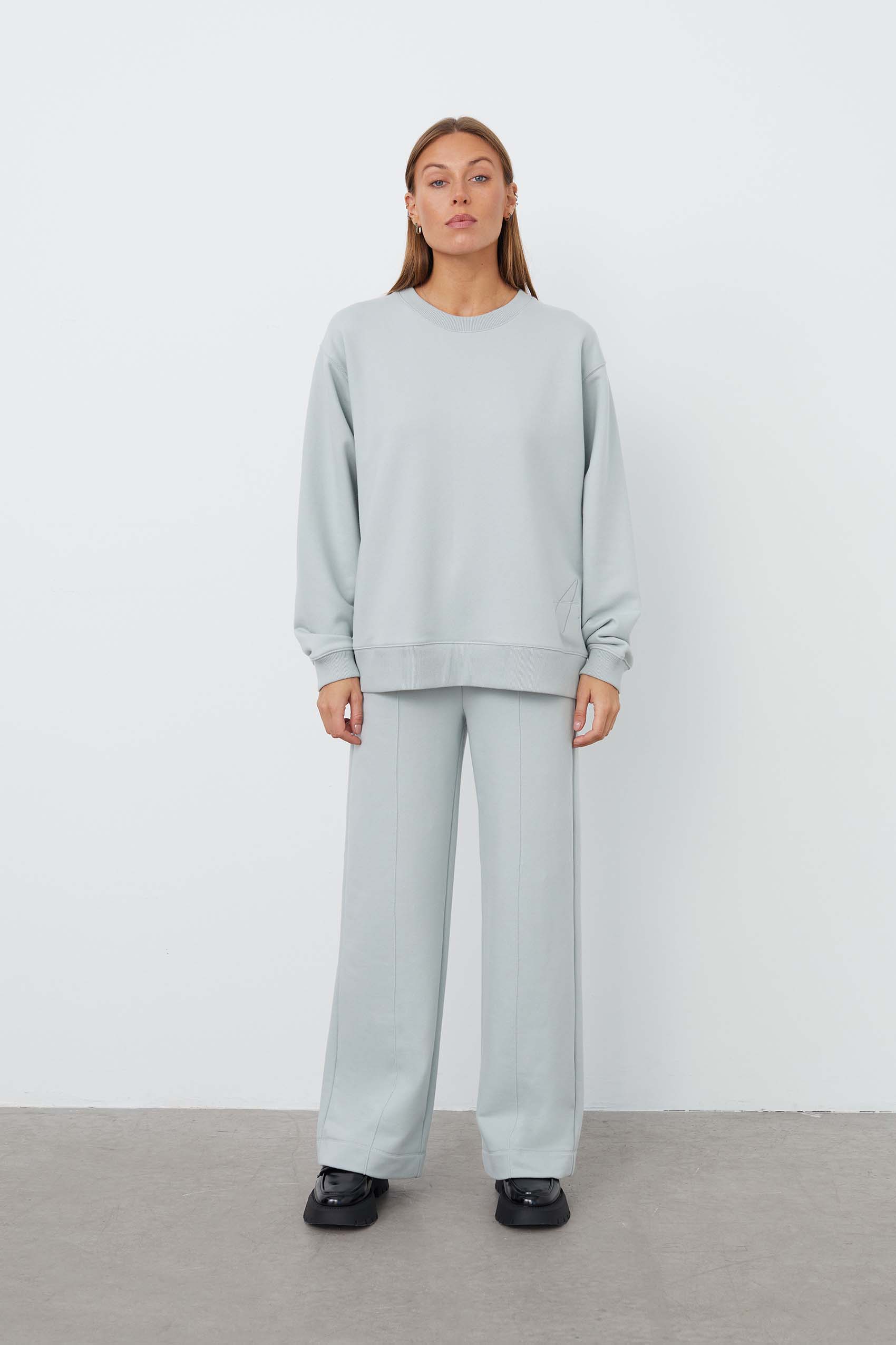 243A2923grey