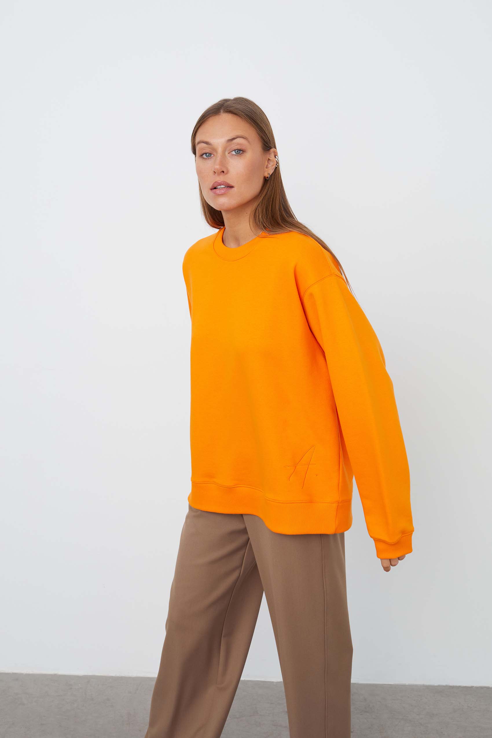 243A3135orange